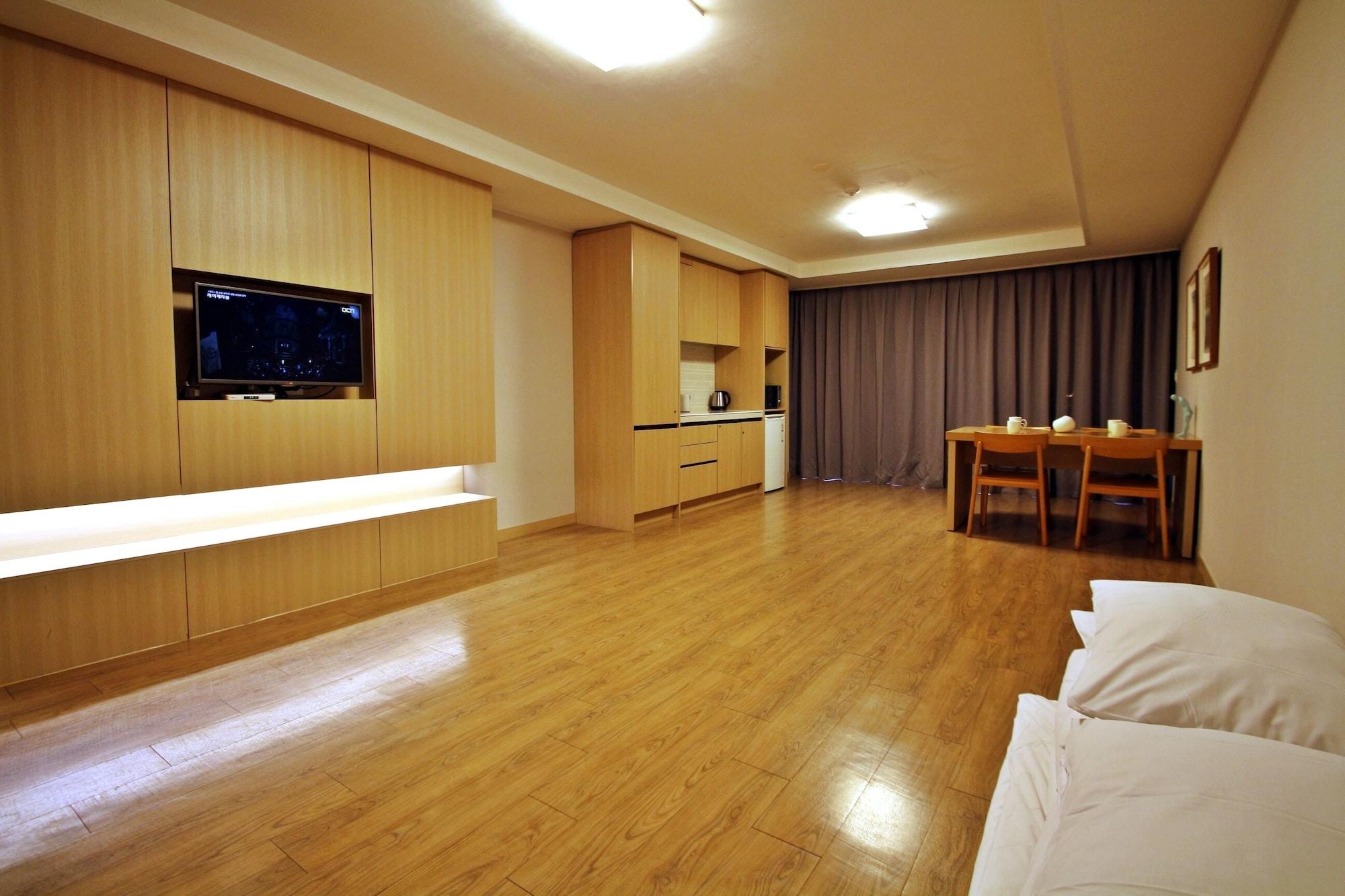 Luceville Seogwipo Exterior foto
