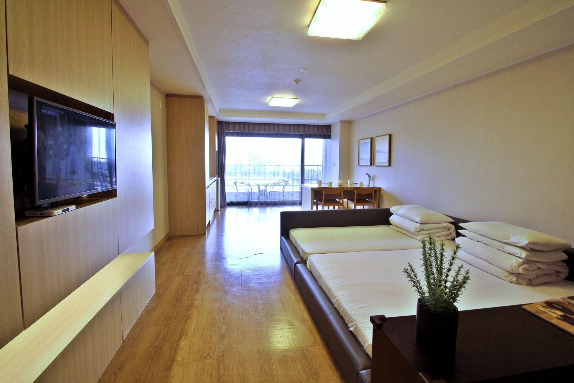 Luceville Seogwipo Exterior foto