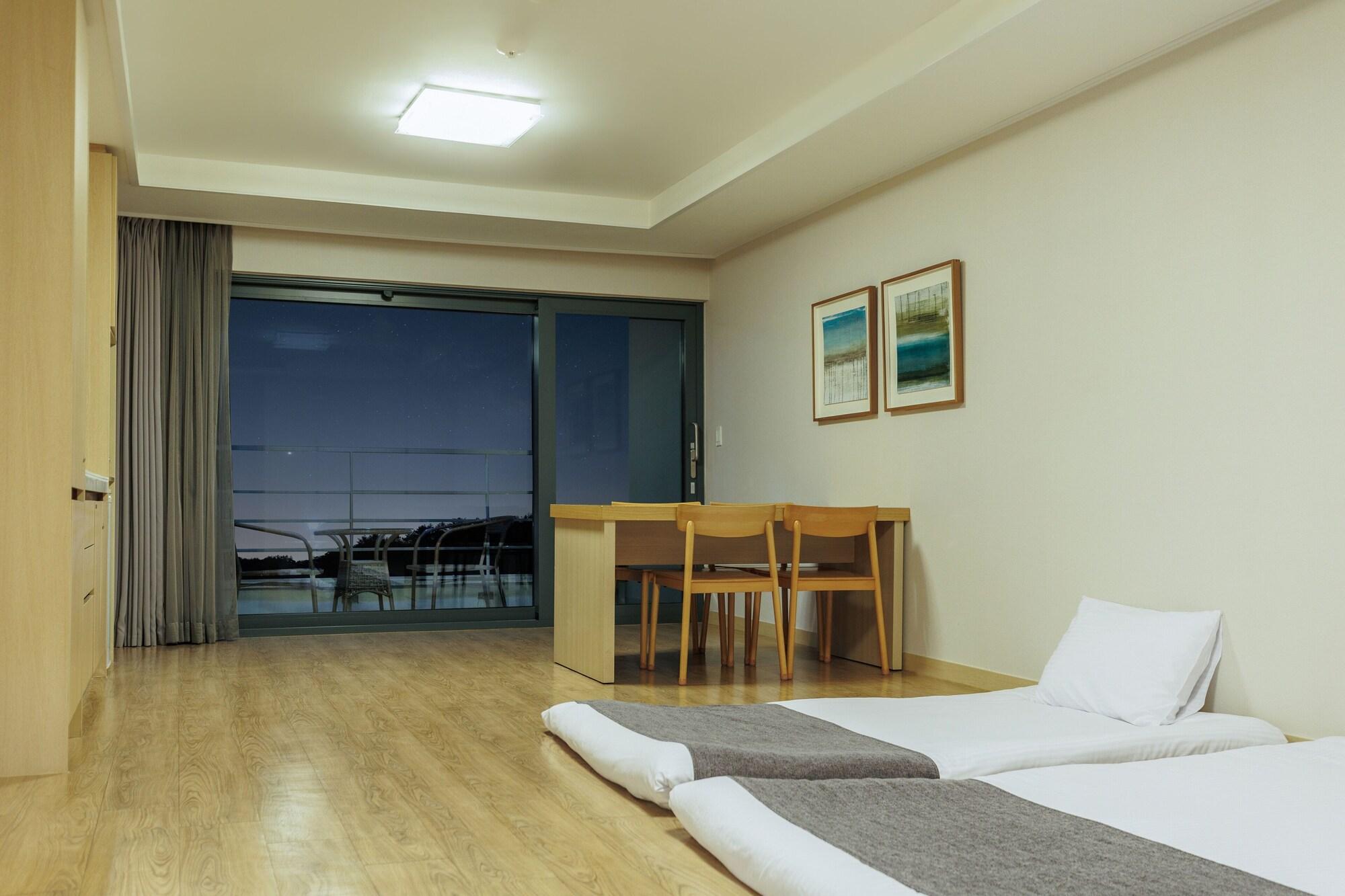 Luceville Seogwipo Exterior foto